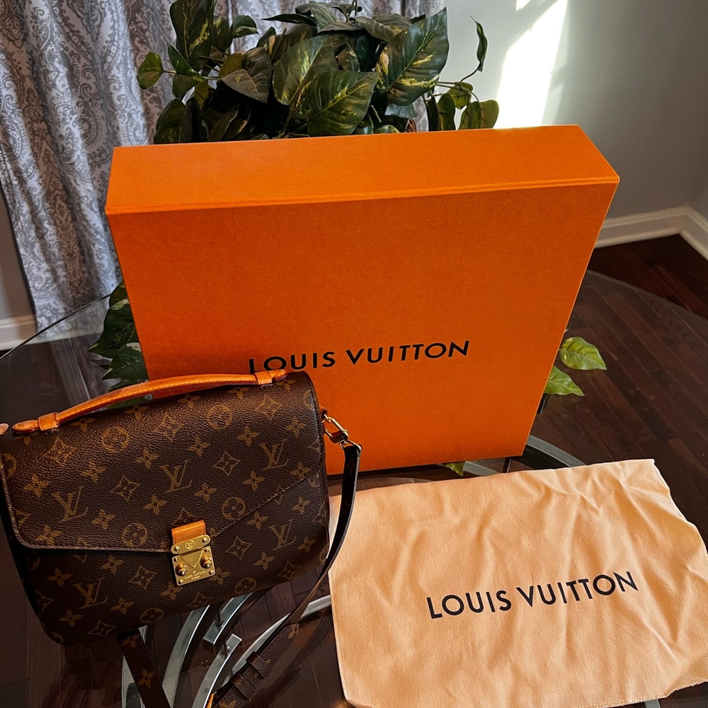 Louis Vuitton Pochette Métis Monogram